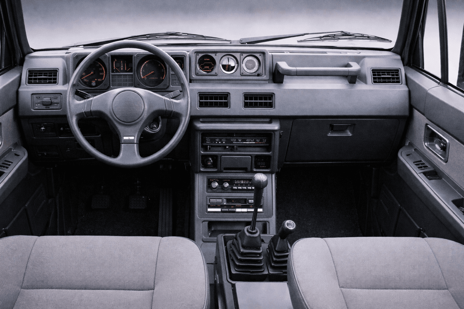 1989 Mitsubishi Montero cockpit and dashboard